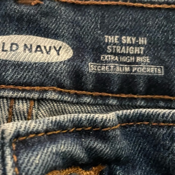 6 pairs of Women’s Old Navy High Rise slim/straight fit jeans. - Picture 7 of 7